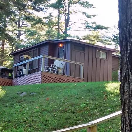 The Pines Cottage Resort Oxtongue Lake Quarto foto