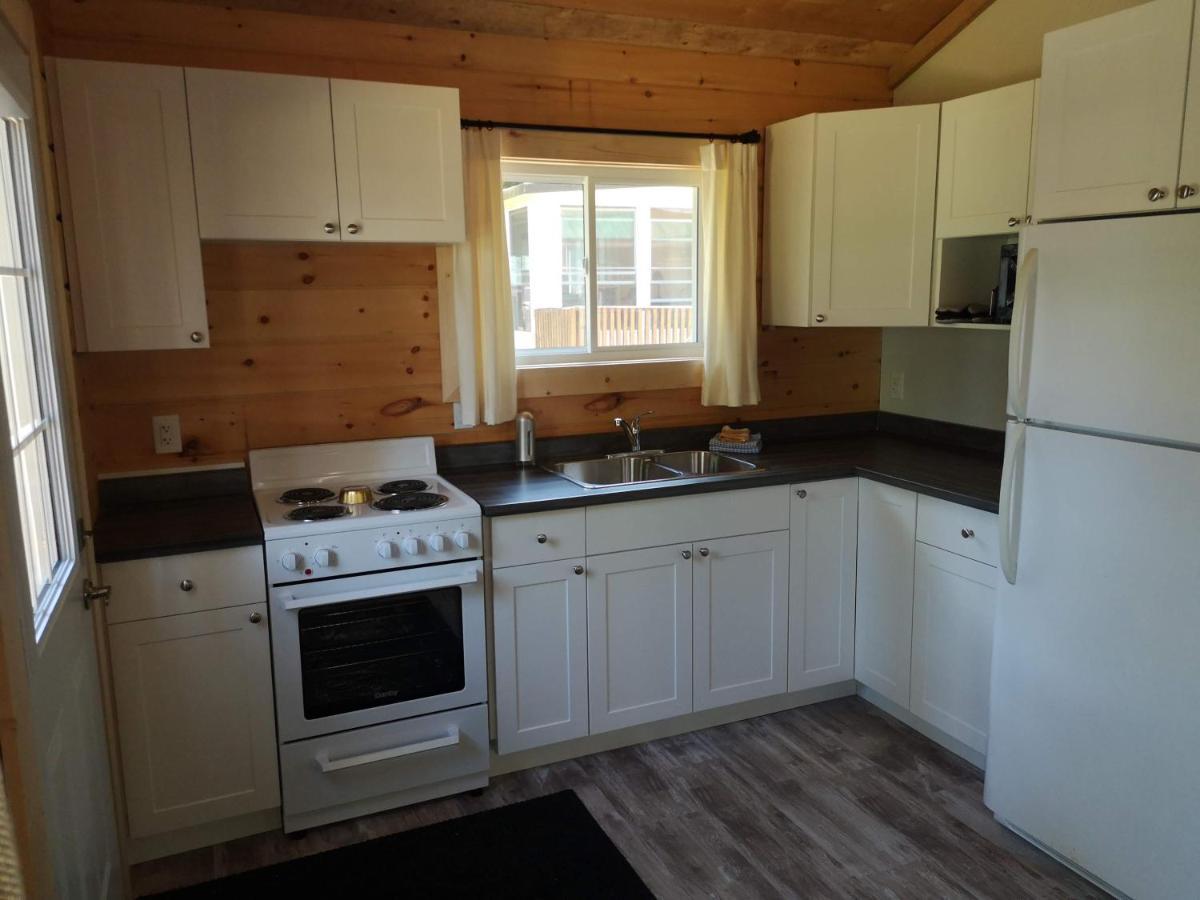 The Pines Cottage Resort Oxtongue Lake Exterior foto
