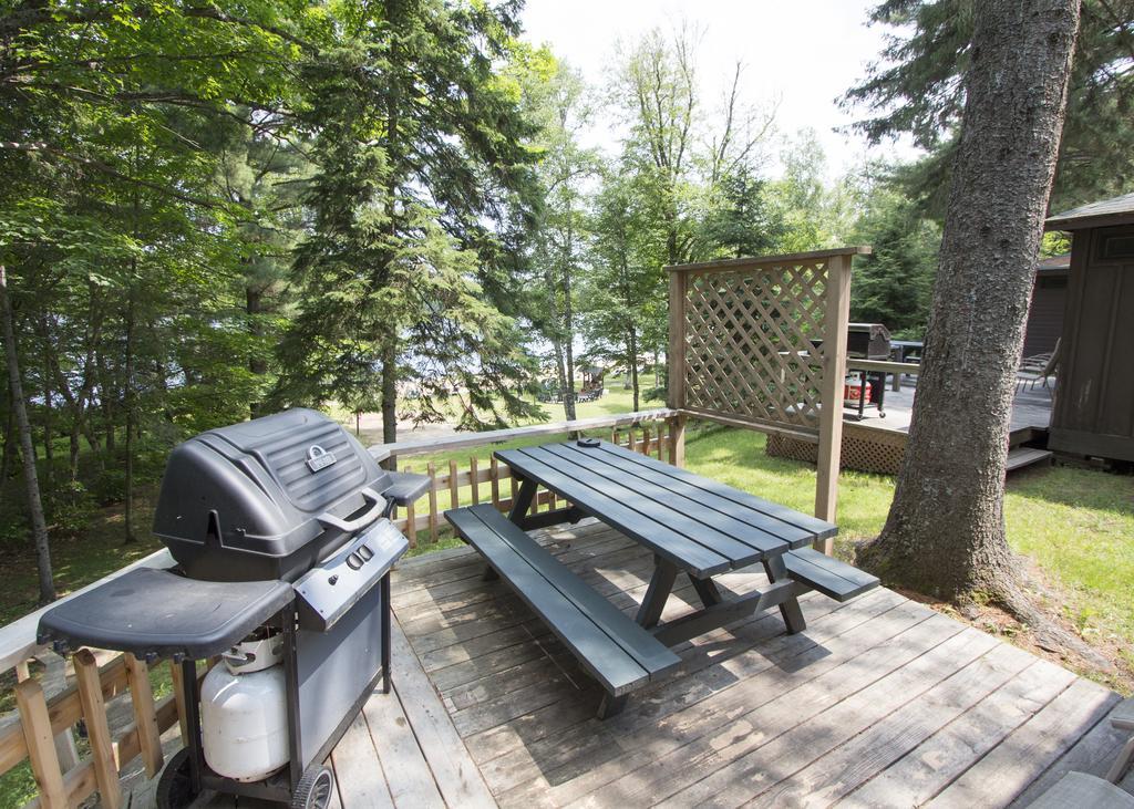 The Pines Cottage Resort Oxtongue Lake Exterior foto
