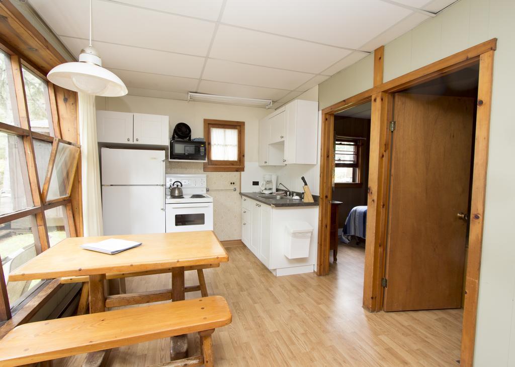The Pines Cottage Resort Oxtongue Lake Exterior foto