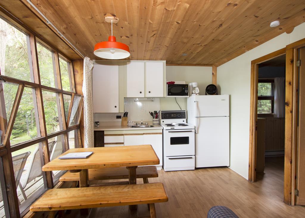 The Pines Cottage Resort Oxtongue Lake Exterior foto