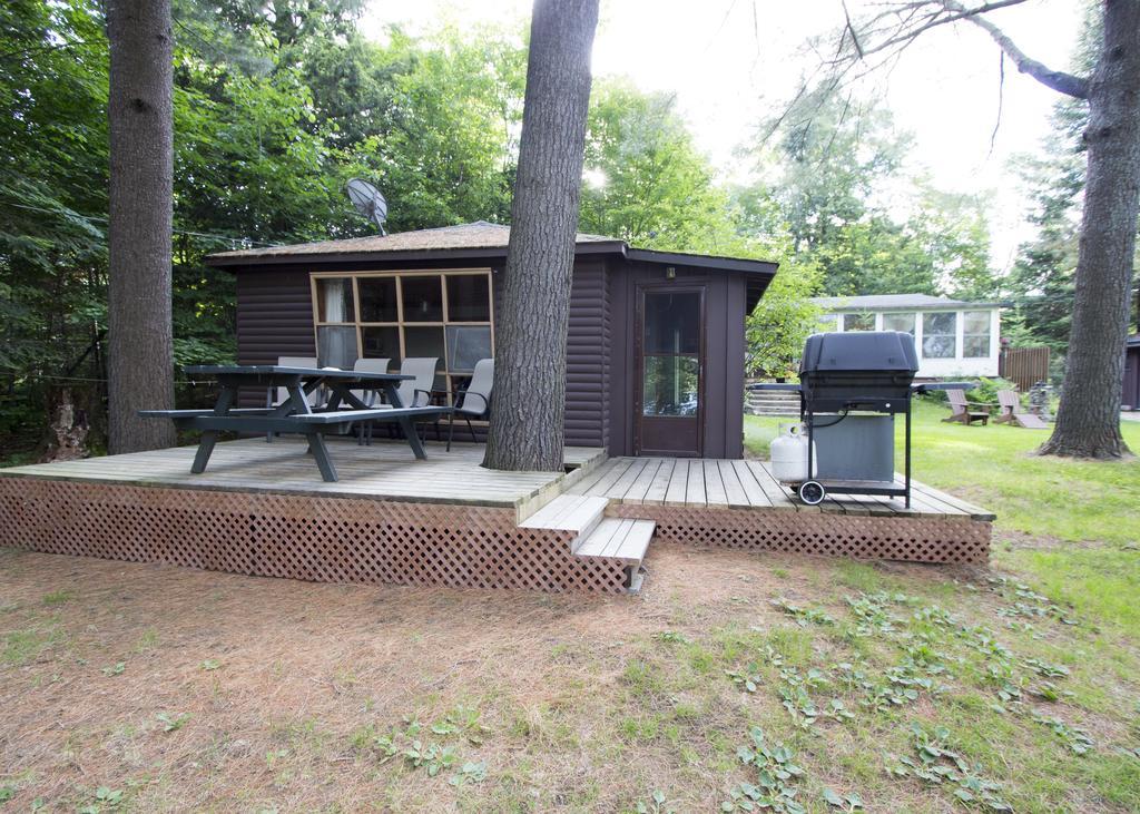 The Pines Cottage Resort Oxtongue Lake Exterior foto
