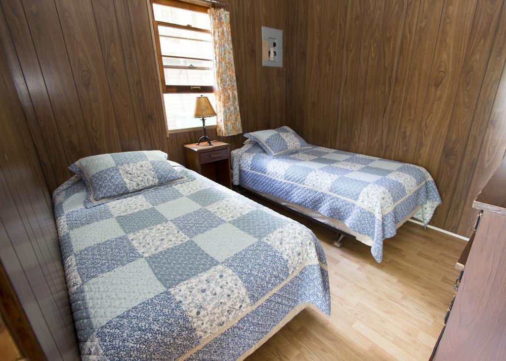 The Pines Cottage Resort Oxtongue Lake Exterior foto