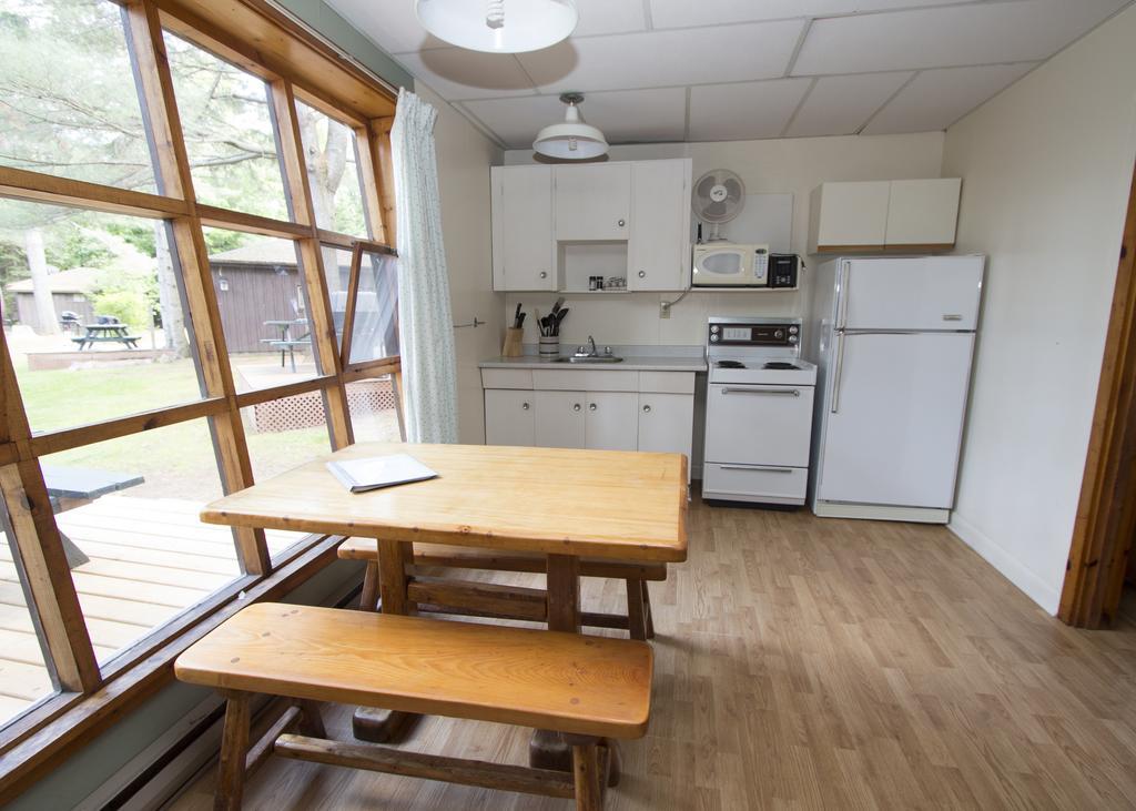 The Pines Cottage Resort Oxtongue Lake Exterior foto