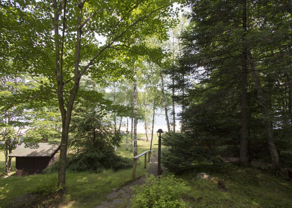 The Pines Cottage Resort Oxtongue Lake Exterior foto
