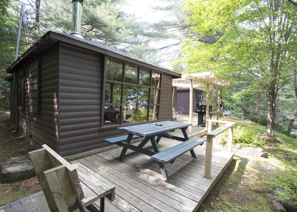 The Pines Cottage Resort Oxtongue Lake Exterior foto