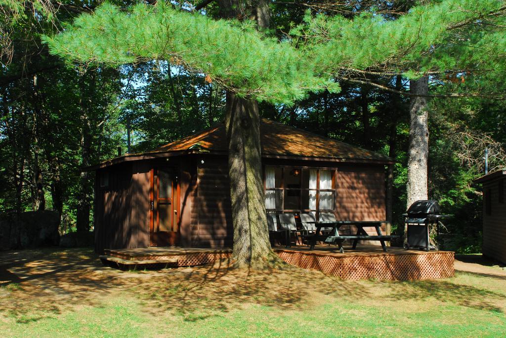 The Pines Cottage Resort Oxtongue Lake Exterior foto