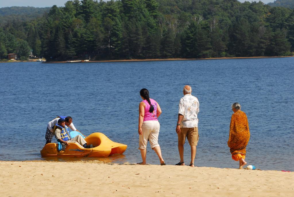 The Pines Cottage Resort Oxtongue Lake Exterior foto
